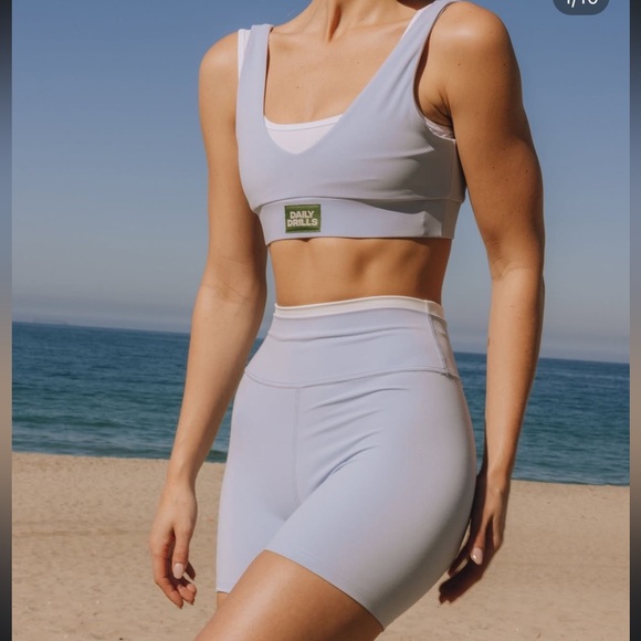 Daily Drills Other - Daily Drills layered SET GO v neck sports bra and shorts